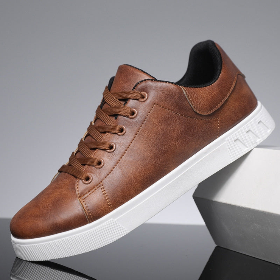 Men's casual lace-up sneakers