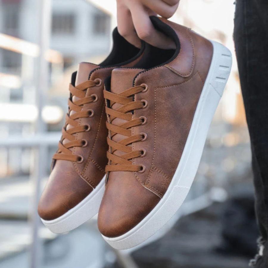 Men's casual lace-up sneakers