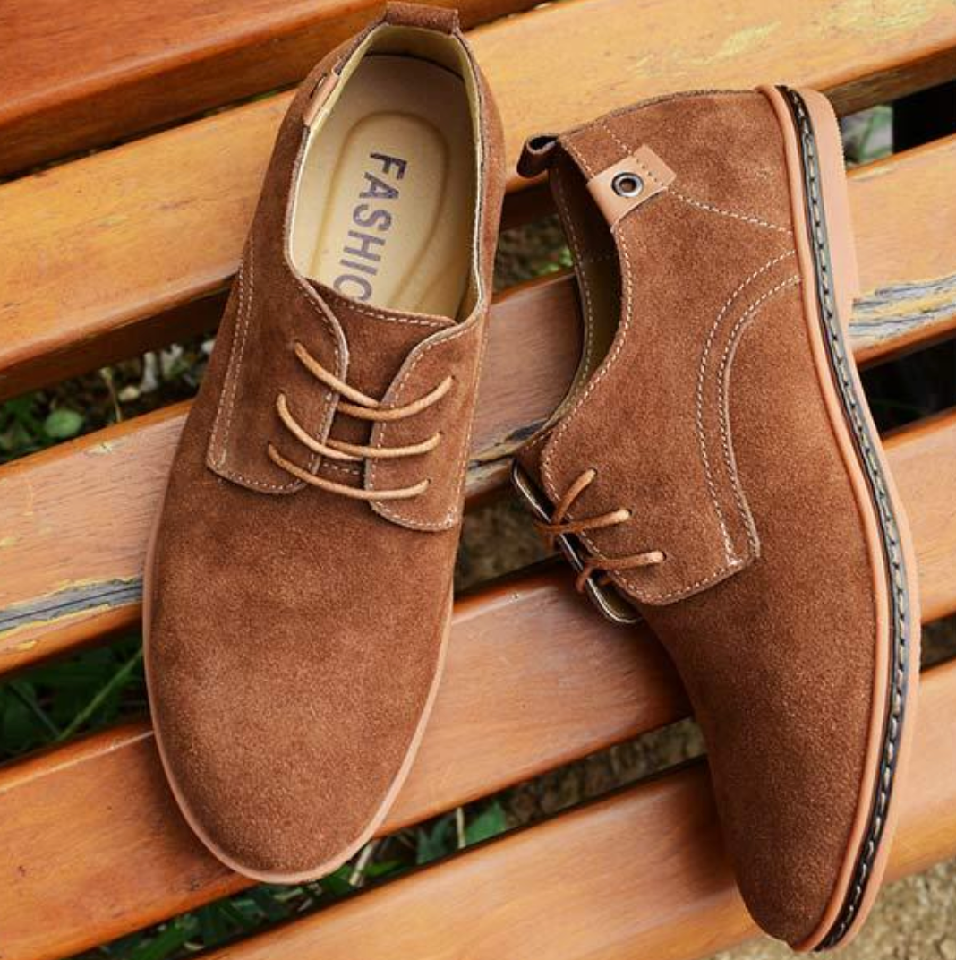 Men's comfortable lace-up shoes