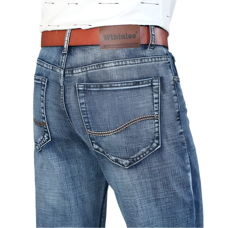 Men’s classic straight-leg denim jeans